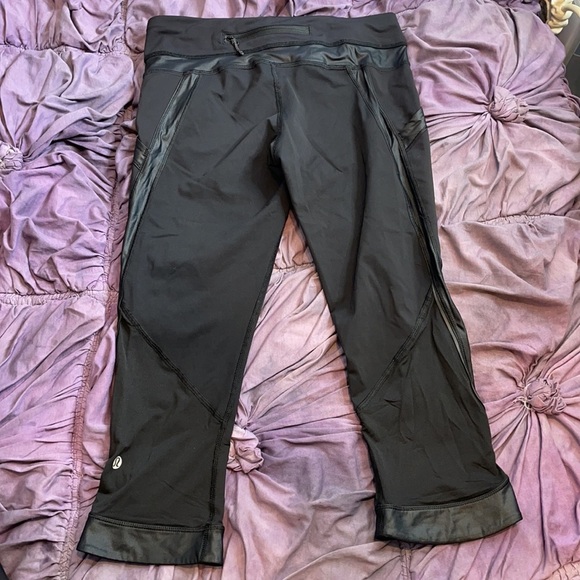 Lululemon Chase Me Crop II mesh pocketed leggings reflective - Picture 4 of 8